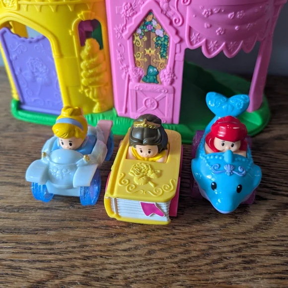 Princess Castle and Wheelies - Picture 3 of 4